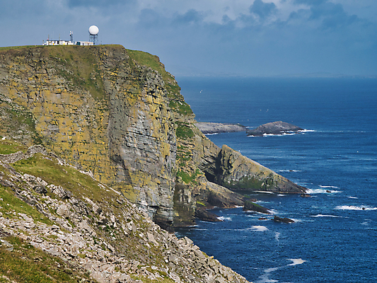 포토 JPG 해외이미지 유럽 파도 바다 섬 여행 자연 날씨 풍경 사람없음 야외 관광지 절벽 부식 사암 층 멀리 내추럴 울퉁불퉁 지질학 막 스코틀랜드 해외202008 해외포토 교육 나라 영국 돌_바위 생태계 파일형식
