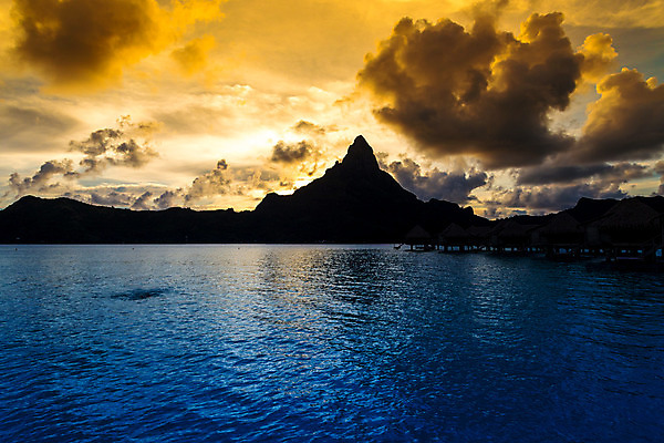 포토 JPG 해외이미지 모래 바다 섬 여행 자연 하늘 호텔 휴가 휴식 산 손바닥 풍경 사람없음 야외 물 여름 파란색 낭만 신혼여행 고급 휴양지 태평양 방갈로 폴리네시아 석호 몰디브 프랑스어 이국적 터키석 파라다이스 해외202008 해외포토 자연요소 문자 손 계절 아시아 컬러 결혼 컨셉 숙소 장소 오세아니아 보석 생태계 파일형식