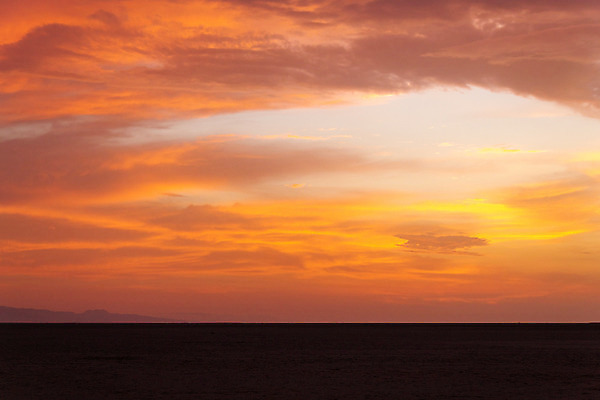 포토 JPG 해외이미지 구름 호수 백그라운드 오렌지 아프리카 자연 하늘 건조 풍경 사람없음 야외 빨간색 여름 빛 햇빛 태양 노란색 일출 황혼 새벽 황금 소금 튀니지 수평선 해외202008 해외포토 자연요소 계절 나라 컬러 과일 노을 일몰 생태계 파일형식