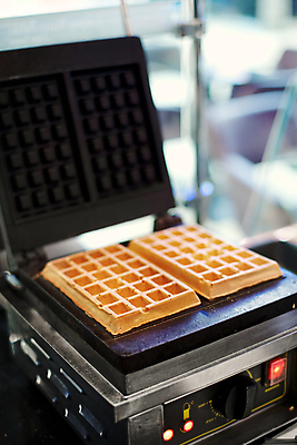 포토 JPG 해외이미지 주방용품 디저트 사람없음 아웃포커스 주방 와플 와플메이커 해외202008 해외포토 음식 생활용품 촬영기법 파일형식