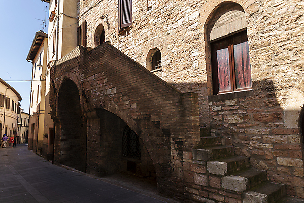 포토 JPG 해외이미지 식물 전통 외관 꽃 유럽 벽 여행 꽃무늬 건축양식 창문 하늘 벽돌 거리 주택 미술 사람없음 야외 건물 초록색 파란색 여행객 문 마을 이탈리아 수확 도시 중세 역사 냄비 좁은 타운 옛날 해외202008 해외포토 건축물 건축 나라 컬러 무늬 농업 문화예술 사람 솥 파일형식