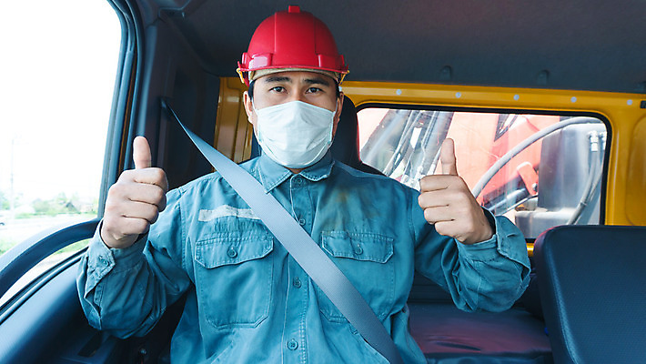 포토 JPG 해외이미지 남자 비즈니스 교통시설 자동차 태국 노동자 건강 가면 한명 안전 사람 동양인 건강관리 중국 고통 트럭 운전사 바이러스 닫기 보호 질병 감염 짐차 트레일러 그만 인플루엔자 전염병 캡모자 필터 해외202008 해외포토 직업 모자_잡화 1 감정 아시아 육상교통 교통 컨셉 의학 모션 관리 인종 시설 파일형식