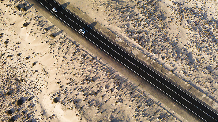 포토 JPG 해외이미지 라이프스타일 공원 도로 모래 여행 백그라운드 자연 하늘 휴가 건조 안테나 풍경 사람없음 야외 여름 태양 우주 놀람 운전 사막 자유 죽음 고속도로 정상 아스팔트 땅 장면 내추럴 루트 직진 파라다이스 수평선 해외202008 해외포토 자연요소 계절 공공시설 감정 길 컨셉 통신 교통시설 모션 표정 생활 생태계 파일형식