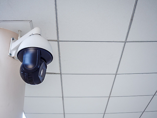 포토 JPG 해외이미지 벽 비즈니스 실내 매달리기 경비 안전 사람없음 내부 건물 카메라 우주 상점 디지털 모니터 검은색 텔레비전 장비 기차 흰색 도시 원형 재산 역 보호 공항 비밀 손목시계 항공 보안 전자 공포 감시 시스템 동영상 사생활 제어 터미널 해외202008 해외포토 도형 건축물 육상교통 시계 컬러 컨셉 장신구 교통시설 모션 대중교통 금융 전자제품 컴퓨터 파일형식