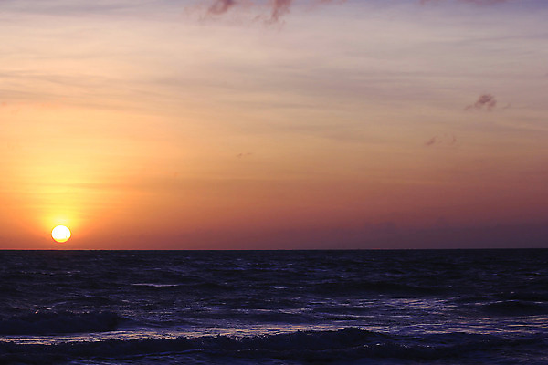 포토 JPG 해외이미지 구름 호수 파도 바다 여행 백그라운드 오렌지 손가락 자연 하늘 아침 날씨 휴가 풍경 사람없음 빨간색 물 여름 햇빛 태양 반사 평화 일출 맑음 황혼 일몰 새벽 황금 그림 엽서 장면 스카이라인 넘어짐 파라다이스 수평선 해외202008 해외포토 주간 자연요소 손 계절 컬러 컨셉 과일 모션 노을 편지 생태계 파일형식