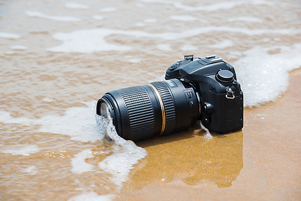 포토 JPG 해외이미지 디자인 모래 파도 바다 여행 백그라운드 비즈니스 통신 휴가 주택 아이디어 사람없음 물 전자제품 카메라 환경 디지털 검은색 수중 손상 젖음 가을 흰색 수비 떨어짐 보호 위험 신호 깨짐 해외202008 해외포토 자연요소 계절 컬러 컨셉 모션 건물 파일형식