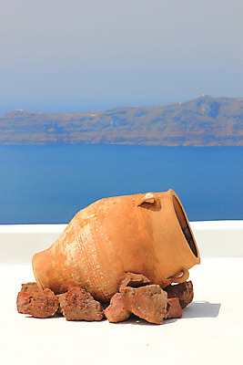 포토 JPG 해외이미지 모양 전통 디자인 외관 유럽 섬 백그라운드 곡선 오렌지 건축양식 추상 미술 풍경 사람없음 야외 장식 여름 파란색 갈색 평화 꽃병 침묵 흰색 도자기 냄비 컨테이너 지중해 그리스 묘사 오브젝트 싱글 질감 장면 점토 타운 산토리니 그리스인 솜씨 핸드메이드 미니멀리스트 미니멀 해외202008 해외포토 서양인 계절 건축 꽃 나라 산업 선 바다 컬러 컨셉 무늬 과일 문화예술 소리 도시 솥 파일형식