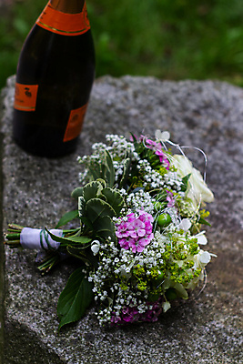 포토 JPG 해외이미지 디자인 기념일 꽃 행복 유럽 음료 꽃다발 결혼 2 꽃무늬 유리 탁자 호텔 결혼식 휴가 선물 사랑 이벤트 사람없음 장식 장미 파티 케이크 식당 와인 미국 신혼여행 흰색 축하 우아함 샴페인 토스트 약혼 축배 VIP 접수 스타일 해외202008 해외포토 식물 감정 나라 빵 컬러 가구 컨셉 북아메리카 무늬 재질 숙소 디저트 주류 상점 약속 파일형식