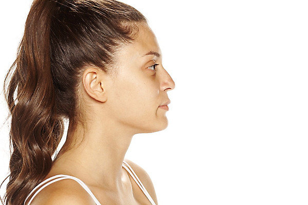 포토 JPG 해외이미지 모델 얼굴 갈색머리 한명 옆모습 금지 피부 피부관리 흰배경 내추럴 고립 심각 해외202008 해외포토 1 헤어스타일 뷰포인트 백그라운드 컨셉 사람 신체부위 뷰티 흰색 파일형식