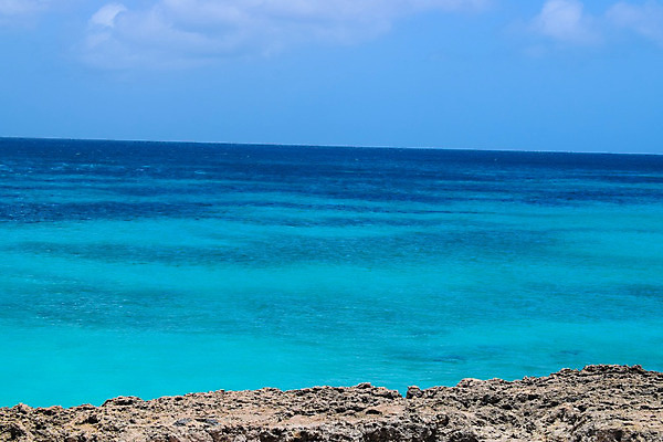 포토 JPG 해외이미지 공원 모래 파도 바다 섬 여행 백그라운드 자연 하늘 날씨 휴가 국립공원 풍경 사람없음 야외 물 여름 파란색 여행객 맑음 바위 동굴 내추럴 전국 해외202008 해외포토 자연요소 계절 공공시설 컬러 사람 돌_바위 생태계 파일형식