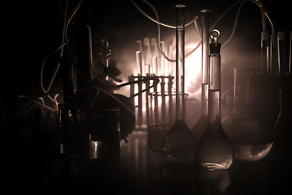 포토 JPG 해외이미지 직업 교육 산업 과학 백그라운드 학교 유리 건강 병원 실험 사람없음 물 파란색 스터디 약 반사 장비 의사 기구 투명 액체 실험실 떨어짐 생명공학 약국 과학자 플라스크 분석 생물학 비커 미생물 유리그릇 튜브 공식 발견 조제 개발 화학물질 화학자 해외202008 해외포토 자연요소 그릇 컬러 컨셉 의학 재질 생물 실험기구 학습 의료진 화학 만들기 학자 파일형식