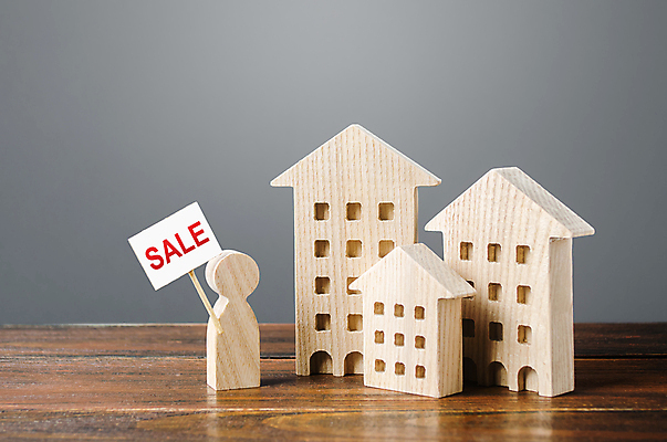 포토 JPG 해외이미지 포스터 컨셉 비즈니스 가족 부동산 새로움 아파트 주택 서기 사람 사람없음 건물 숫자 세일 시장 재산 선택 구매 가격 검색 투자 가치 평가 편리함 대여 대출 금리 리뷰 임대 프로그램 해외202008 해외포토 문자 건축물 관계 모션 금융 경제 쇼핑 파일형식