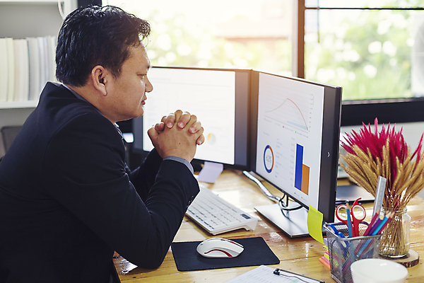 포토 JPG 해외이미지 직업 라이프스타일 응시 남자 컨셉 생각 회사 비즈니스 사업가 창문 성공 설계 노동자 아이디어 직장 실내 한명 사람 성인 금융 사무실 꿈 업무 작업 비즈니스맨 계획 대표 종업원 명상 경영자 비전 책임자 경영 단절 심각 혼자 해외202008 해외포토 1 시선 내부 생활 경제 직장인 리더 파일형식