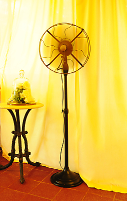 포토 JPG 해외이미지 아시아 문화 태국 사람없음 세계 금속 검은색 기계 부채 오브젝트 프로펠러 회전 청동 해외202008 해외포토 나라 컬러 재질 파일형식