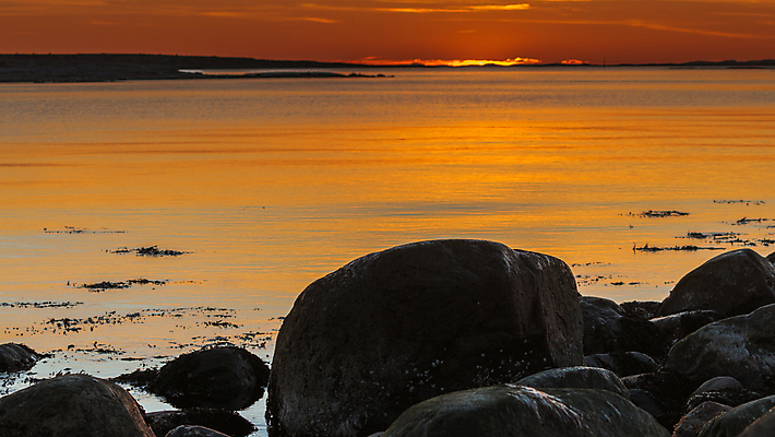 포토 JPG 해외이미지 구름 바다 여행 자연 휴가 파노라마 노르웨이 국립공원 풍경 해변 사람없음 야외 가로 물 파란색 햇빛 태양 반사 일출 일몰 놀람 새벽 바위 만 황금 저녁 돌무덤 스칸디나비아 수평선 해외202008 해외포토 자연요소 공원 감정 유럽 컬러 촬영기법 표정 노을 돌_바위 무덤 야간 생태계 파일형식