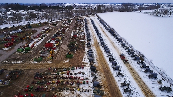 포토 JPG 해외이미지 동물 구름 전통 종교 도로 음식 여행 농업 교통시설 자연 안테나 풍경 사람없음 야외 농장 세일 미국 봄 장비 시골 건초더미 볏짚 먹이 마차 유모차 진흙 경매 구식 드론 밭일 조감도 많음 해외202008 해외포토 자연요소 계절 산업 길 교통수단 교통 컨셉 북아메리카 통신 경제 아기용품 건초 짚 시설 생태계 파일형식 더미