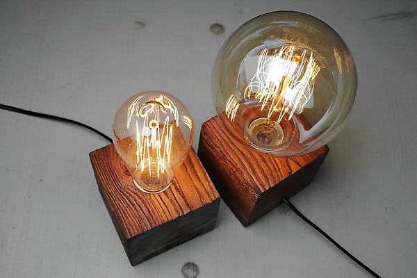 포토 JPG 해외이미지 디자인 컨셉 전구 상상 유리 조명 아이디어 매달리기 창조 미술 사람없음 내부 장식 빛 어둠 힘 장비 에너지 수확 골동품 램프 황금 클래식 향수 복고 철사 빛망울 광 구식 발명 옛날 해외202008 해외포토 농업 모션 재질 문화예술 화장품 파일형식