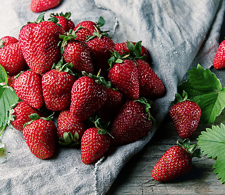 포토 JPG 해외이미지 딸기 사람없음 쌓기 해외202008 해외포토 과일 모션 파일형식