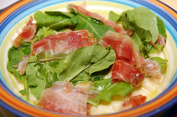 포토 JPG 해외이미지 음식 잎 서브 요리 사람없음 식사 버섯 이탈리아 우유 흰색 맛 혼합 먹기 크림 메뉴 햄 바질 프로슈토 해외202008 해외포토 식물 유럽 컬러 컨셉 모션 유제품 육류 파일형식