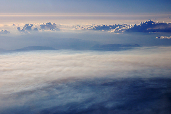 포토 JPG 해외이미지 구름 백그라운드 패턴 자연 하늘 날씨 추상 불꽃 파노라마 풍경 사람없음 야외 여름 파란색 빛 햇빛 우주 환경 안개 흰색 그룹 질감 심플 솜털 스카이라인 해외202008 해외포토 자연요소 계절 컬러 무늬 불 촬영기법 태양 생태계 파일형식