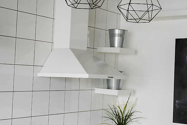 포토 JPG 해외이미지 디자인 벽 섬 가구 건축양식 새로움 바닥 아파트 주택 실내 요리 사람없음 내부 목재 장식 파란색 빛 우주 주방 방 회색 흰색 레인지 부채 재산 플랫 고급 우아함 오븐 은색 정상 캐비닛 싱크대 수도꼭지 조리대 광택 철강 스타일 해외202008 해외포토 나무 건축 컬러 생활용품 컨셉 재료 건물 금융 가전제품 사물함 개수대 파일형식