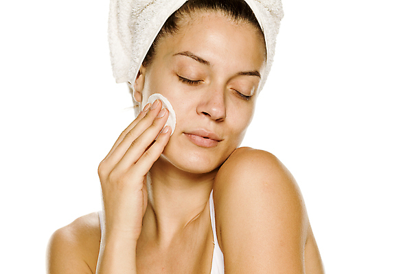 포토 JPG 해외이미지 백인 모델 라이프스타일 행복 얼굴 건강 한명 치료 수건 스파 화장품 신선 면 씻기 피부 피부관리 흰배경 로션 내추럴 패드 순서 고립 돌봄 위생관리 해외202008 해외포토 서양인 1 감정 백그라운드 의학 모션 관리 사람 생활 신체부위 위생용품 뷰티 청결 흰색 파일형식