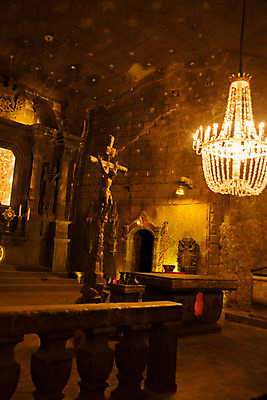 포토 JPG 해외이미지 유럽 길 조각 여행 건축양식 사람 사람없음 목재 세계 조각상 교회 여행객 그룹 복도 중세 터널 동굴 재산 크리스탈 땅 회의실 천장 아치 박물관 소금 광택 지하 동쪽 폴란드 깊이 르네상스 짠맛 크라쿠프 해외202008 해외포토 나무 건축 나라 재료 종교건축 건물 금융 조형물 역사 맛 광석 방향 파일형식