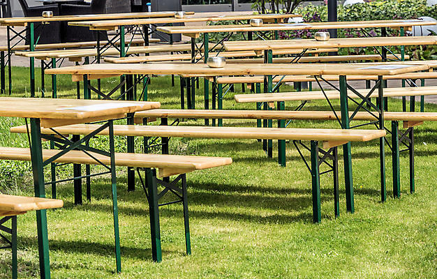 포토 JPG 해외이미지 전통 라이프스타일 유럽 음료 여행 가구 벤치 의자 탁자 기념 맥주 잔디 사람없음 야외 목재 장식 갈색 정원 식사 침묵 시골 오픈 그룹 먹기 오브젝트 복고 장면 구식 줄서기 회복 해외202008 해외포토 나무 식물 나라 컬러 생활용품 컨셉 재료 모션 주류 생활 소리 파일형식