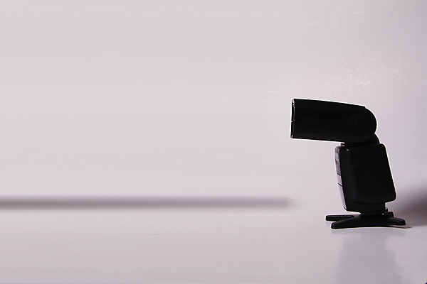 포토 JPG 해외이미지 백인 직업 라이프스타일 응시 남자 비즈니스 탁자 실내 미술 사람 취미 사람없음 내부 노트북 빛 카메라 디지털 스크린 사진촬영 장비 관찰 잡기 작업 비즈니스맨 선택 번개 사진사 필름 확인 예술가 슛 열정 심각 해외202008 해외포토 서양인 시선 감정 가구 컨셉 모션 날씨 문화예술 생활 전자제품 촬영 직장인 작가 파일형식