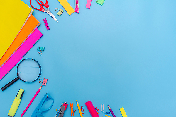 포토 JPG 해외이미지 디자인 교육 종이 백그라운드 컨셉 일러스트 비즈니스 학교 탁자 추상 문구용품 자 창조 사람 사람없음 그래픽 컬러풀 사무실 연필 펜 노란색 우주 쪽지 공책 공백 흰색 키보드 업무 플랫 정상 책상 오브젝트 지우개 문서 크레파스 클립 위치 고립 파스텔톤 공급 카피스페이스 해외202008 해외포토 컬러 가구 무늬 학용품 필기구 작업 파일형식