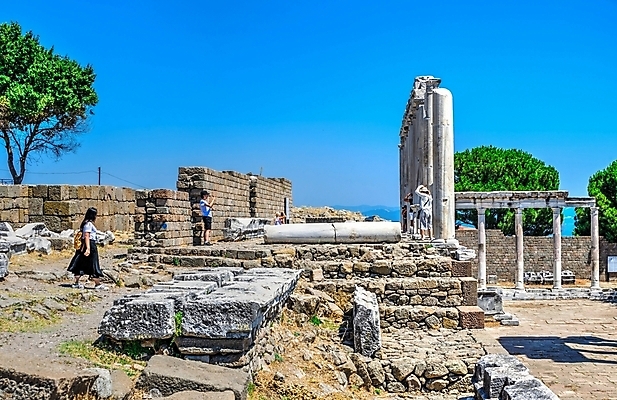 포토 JPG 해외이미지 문화 여행 건축양식 사람없음 건물 골동품 기둥 사찰 역사 큼 폐허 박물관 칠면조 단계 깨짐 아크로폴리스 원형극장 해외202008 해외포토 건축물 건축 컨셉 종교건축 조류 크기 극장 그리스 파일형식