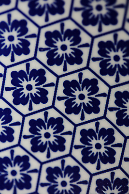 포토 JPG 해외이미지 전통 디자인 외관 벽 여행 꽃무늬 패턴 날씨 종류 이야기 사람없음 건물 장식 컬러풀 갈색 노란색 무덤 도자기 화려 복도 이슬람교 포르투갈 타일 묘사 고민 질감 정사각형 모자이크 기하학 수공예 그리스인 천연기념물 석고 솜씨 옛날 특별함 특징 해외202008 해외포토 도형 서양인 건축물 꽃 감정 유럽 종교 컬러 컨셉 무늬 공예 파일형식