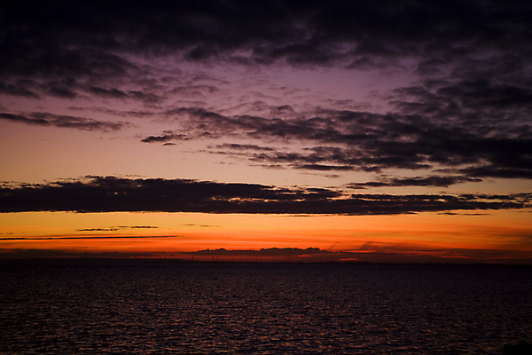 포토 JPG 해외이미지 구름 파도 바다 여행 백그라운드 오렌지 자연 하늘 날씨 휴식 풍경 사람없음 야외 빨간색 물 여름 파란색 빛 컬러풀 태양 반사 노란색 평화 우주 일출 어둠 침묵 황혼 일몰 저녁 신비 그림 광택 수평선 해외202008 해외포토 자연요소 계절 컬러 컨셉 과일 노을 소리 야간 생태계 파일형식