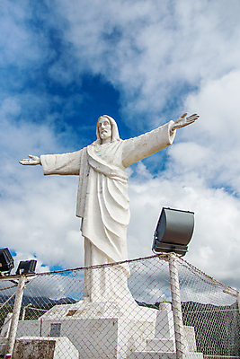 포토 JPG 해외이미지 구름 기독교 무기 얼굴 십자가 건축양식 미술 사람없음 조각상 믿음 미국 천주교 남아메리카 남쪽 신앙심 페루 해외202008 해외포토 자연요소 건축 감정 종교 북아메리카 문화예술 아메리카 신체부위 조형물 방향 파일형식