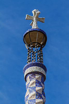 포토 JPG 해외이미지 공원 컬러풀 세계 업무 재산 땅 아래 묘사 모자이크 A 바르셀로나 10월 해외202008 해외포토 알파벳 공공시설 컬러 금융 작업 날짜 스페인 방향 위치 파일형식