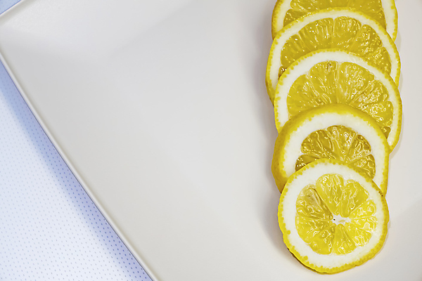 포토 JPG 해외이미지 접시 조각 사람없음 신선 달콤 레몬 슬라이스 해외202008 해외포토 식기 과일 맛 파일형식