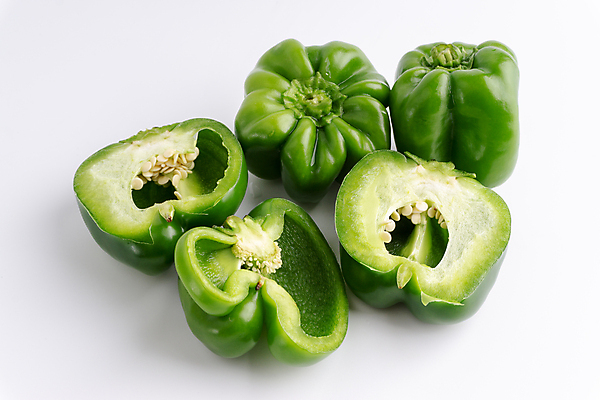 포토 JPG 해외이미지 음식 조각 백그라운드 농업 다이어트 채소 과일 재료 자연 고추 파프리카 건강 요리 사람없음 초록색 빛 수확 종 흰색 신선 그룹 달콤 맛 자르기 먹기 오브젝트 싱글 유기농 날것 슬라이스 후추 비타민 내추럴 강렬 고립 숙성 채식주의자 비건 맛있는 해외202008 해외포토 웰빙 산업 컬러 컨셉 모션 향신료 생태계 채식 영양소 파일형식