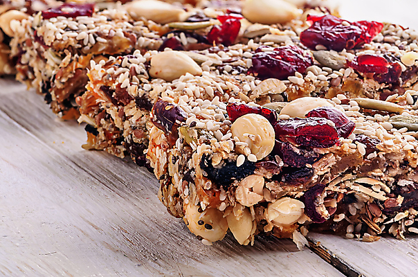 포토 JPG 해외이미지 열매 음식 조각 백그라운드 다이어트 과일 탁자 디저트 건조 건강 씨앗 사람없음 갈색 에너지 견과류 흰색 바 달콤 맛 아침식사 낟알 시리얼 밀 먹기 유기농 아몬드 꿀 내추럴 건포도 단백질 뮤즐리 오트밀 크랜베리 핸드메이드 비건 귀리 그래놀라 맛있는 해외202008 해외포토 식물 웰빙 컬러 가구 컨셉 모션 포도 곡류 식사 건과일 영양소 채식주의자 파일형식