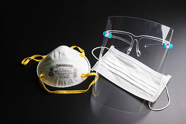 포토 JPG 해외이미지 얼굴 건강 병원 가면 안전 사람없음 약 건강관리 검은색 장비 간호사 의사 덮개 입 수술 바이러스 보호 질병 위험 플라스틱 예방 감염 방패 외과 고립 위생관리 전염병 해외202008 해외포토 컬러 컨셉 의학 재질 관리 신체부위 치료 의료진 뚜껑 파일형식