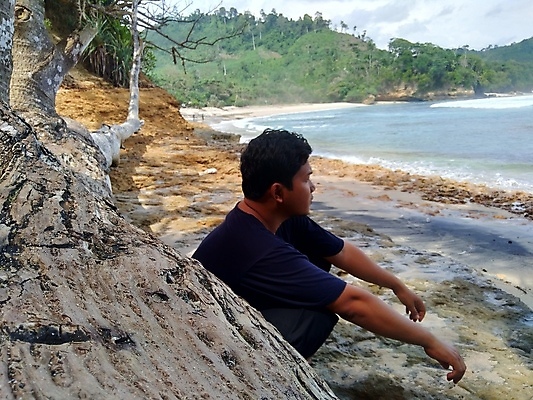 포토 JPG 해외이미지 1 라이프스타일 응시 남자 행복 아시아 스포츠 바다 섬 여행 백그라운드 신체 자연 하늘 모바일 휴가 휴식 세포 한명 사람 앉기 성인 야외 물 파란색 강 햇빛 태양 유행 젖음 흰색 뜨거움 위험 스타일 힙스터 해외202008 관능적 해외포토 자연요소 시선 패션 감정 나라 컬러 컨셉 모션 생활 생태계 파일형식