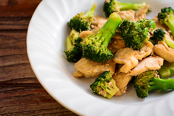 포토 JPG 해외이미지 접시 음식 백그라운드 잎 다이어트 채소 재료 부분 탁자 건강 육류 요리 동양인 사람없음 목재 초록색 식당 식사 저녁식사 치킨 중국 튀김 신선 맛 그릴 브로콜리 가슴 굽기 먹기 점심식사 단백질 맛있는 해외202008 젓기 해외포토 나무 식물 식기 아시아 컬러 가구 컨셉 식재료 모션 주방용품 인종 신체부위 상점 구이 닭고기요리 영양소 파일형식