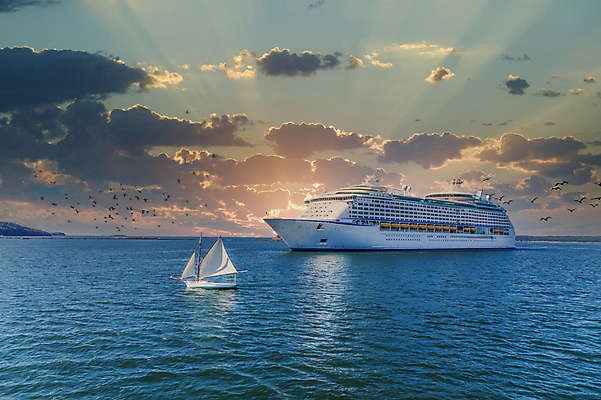 포토 JPG 해외이미지 바다 여행 요트 휴가 휴식 풍경 사람없음 물 파란색 흰색 고급 크루즈 포트 해외202008 해외포토 자연요소 컬러 컨셉 배_교통 파일형식