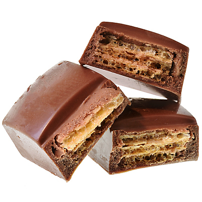 포토 JPG 해외이미지 근접촬영 사람없음 초콜릿 달콤 흰배경 초코바 해외202008 해외포토 뷰포인트 백그라운드 디저트 흰색 맛 파일형식