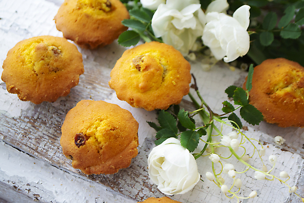 포토 JPG 해외이미지 꽃잎 꽃 선 음식 백그라운드 가이드 탁자 디저트 미술 사람없음 목재 장식 장미 케이크 요리사 검은색 어둠 봄 빵집 껍질 시골 신선 황금 선택 달콤 맛 사과 컵케이크 굽기 질감 머핀 부스러기 살구 제빵사 페스츄리 핸드메이드 맛있는 해외202008 해외포토 나무 식물 직업 계절 빵 컬러 가구 컨셉 과일 재료 문화예술 상점 구이 파일형식