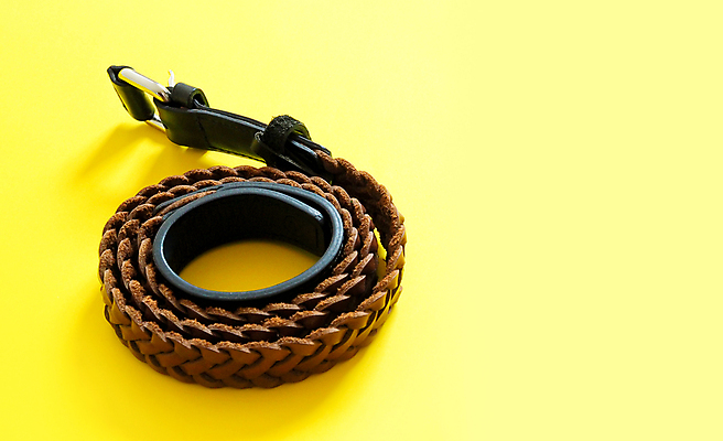 포토 JPG 해외이미지 디자인 옷 남자 조각 백그라운드 추상 사람없음 갈색 노란색 유행 라벨 금속 수확 벨트 청바지 직물 구멍 클래식 고급 우아함 가죽 수집 허리 오브젝트 질감 복고 짜임 고립 스트랩 엮은 옛날 웨어러블 스타일 해외202008 해외포토 잡화 컬러 컨셉 무늬 농업 바지 재질 프레임 사람 신체부위 파일형식