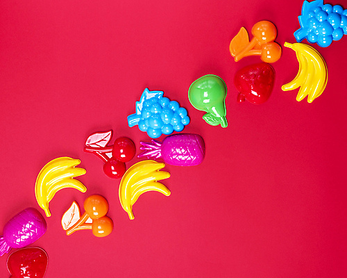 포토 JPG 해외이미지 놀이 딸기 포도 바나나 사람없음 세트 컬러풀 장난감 체리 파인애플 갈퀴 해외202008 해외포토 컬러 과일 열대과일 파일형식