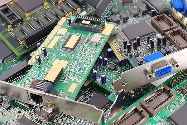 포토 JPG 해외이미지 모양 산업 과학 부분 사람없음 전자제품 컴퓨터 디지털 장비 흰색 신용카드 작음 묘사 뇌 반도체 공학 램 실리콘 해외202008 해외포토 교육 컬러 금융 크기 파일형식