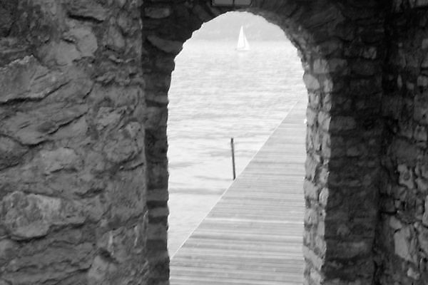 포토 JPG 해외이미지 유럽 호수 벽 여행 건축양식 자연 휴가 파노라마 풍경 사람없음 야외 물 여름 컬러풀 문 이탈리아 바위 역사 신비 대문 장면 옛날 해외202008 해외포토 자연요소 계절 건축 나라 컬러 컨셉 촬영기법 돌_바위 생태계 파일형식