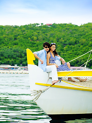 포토 JPG 주간 전신 서양인 구름 모델 해외기획촬영 커플 원피스 여자 남자 여유 바다 섬 해외여행 여행 포즈 기획촬영 2009년태국 셔츠 요트 파타야 태국 하늘 휴가 휴식 사람 앉기 야외 두명 여름 여름휴가 바캉스 선글라스 흰바지 국내포토 자연요소 외국인 해외 옷 계절 감정 아시아 안경 컨셉 상의 배_교통 바지 관계 모션 파일형식 여름_계절