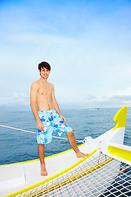 포토 JPG 주간 전신 서양인 구름 모델 해외기획촬영 남자 수영복 바다 해외여행 여행 포즈 기획촬영 2009년태국 요트 파타야 태국 하늘 휴가 휴식 한명 서기 사람 20대 성인 야외 여름 여름휴가 바캉스 남자만 남자한명만 성인남자만 청년만 청년남자만 청년남자한명만 성인한명만 성인남자한명만 성인만 국내포토 자연요소 외국인 1 해외 옷 계절 아시아 컨셉 배_교통 모션 청년 파일형식 여름_계절